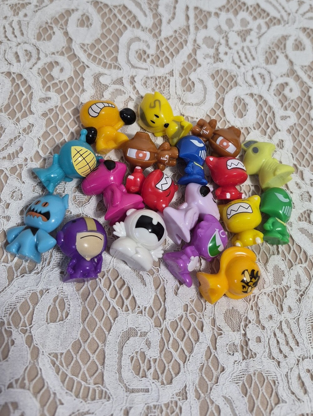 Crazy Bones Series 1 - Picture 6 of 6